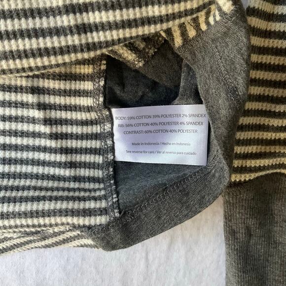 Eddie Bauer Women’s Long Sleeve Turtleneck Stripes Sweatshirt size S, Gray White - Picture 6 of 7